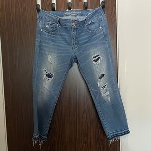 Blue, ripped American eagle jeans!